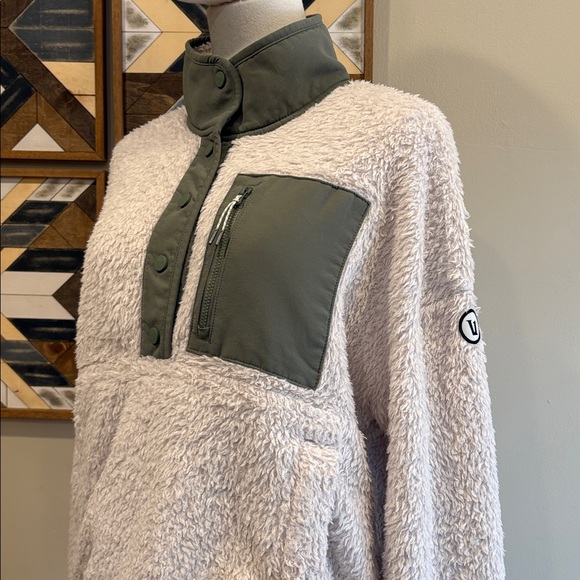 Vuori Women’s Cozy Sherpa Popover size Small - Picture 4 of 9